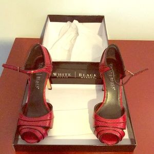 White House | Black Market - Sandra Heels - Size 9